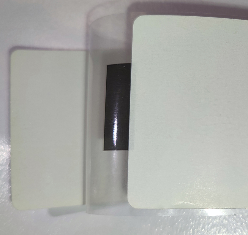 Этикетка на пленочной подложке